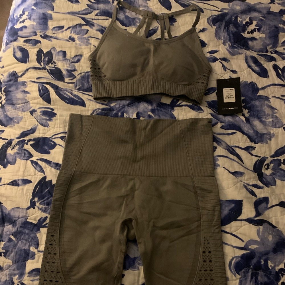 A nice Athletic set with tag